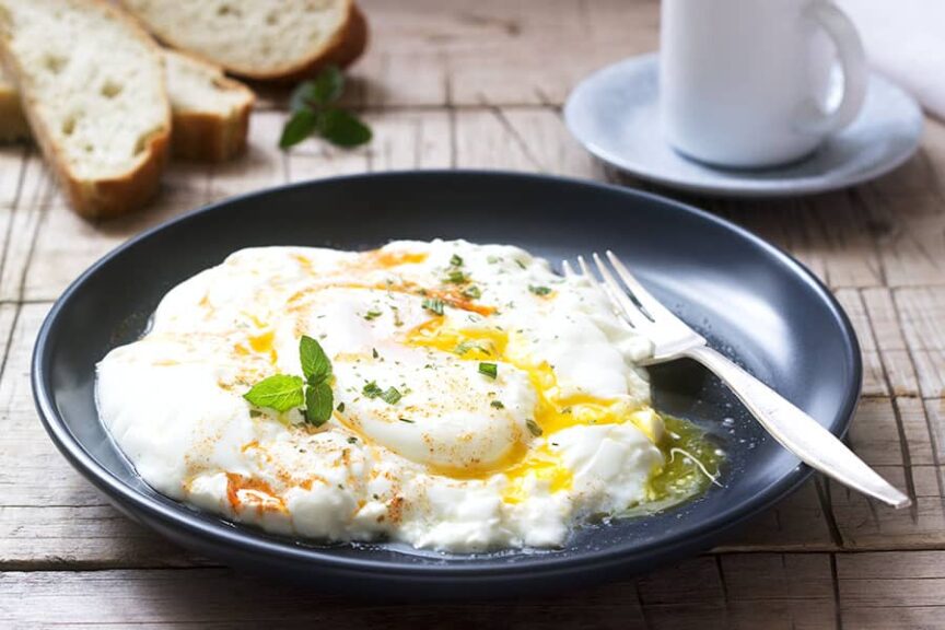 Poached Eggs with Yogurt (Eggs Panagjurischte) Traditional Recipes